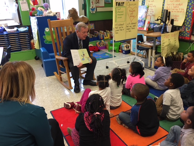 Durbin Visits Poe Elementary in Chicago 