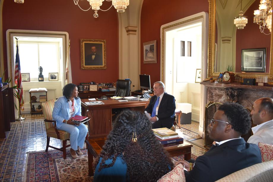 DURBIN MEETS WITH BRAVEN AND FIRST-GENERATION COLLEGE STUDENTS
 
